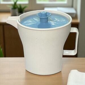 Tupperware 1414 Creamer Bowl Push Button Seal Lid Almond Blue USA Made Vintage